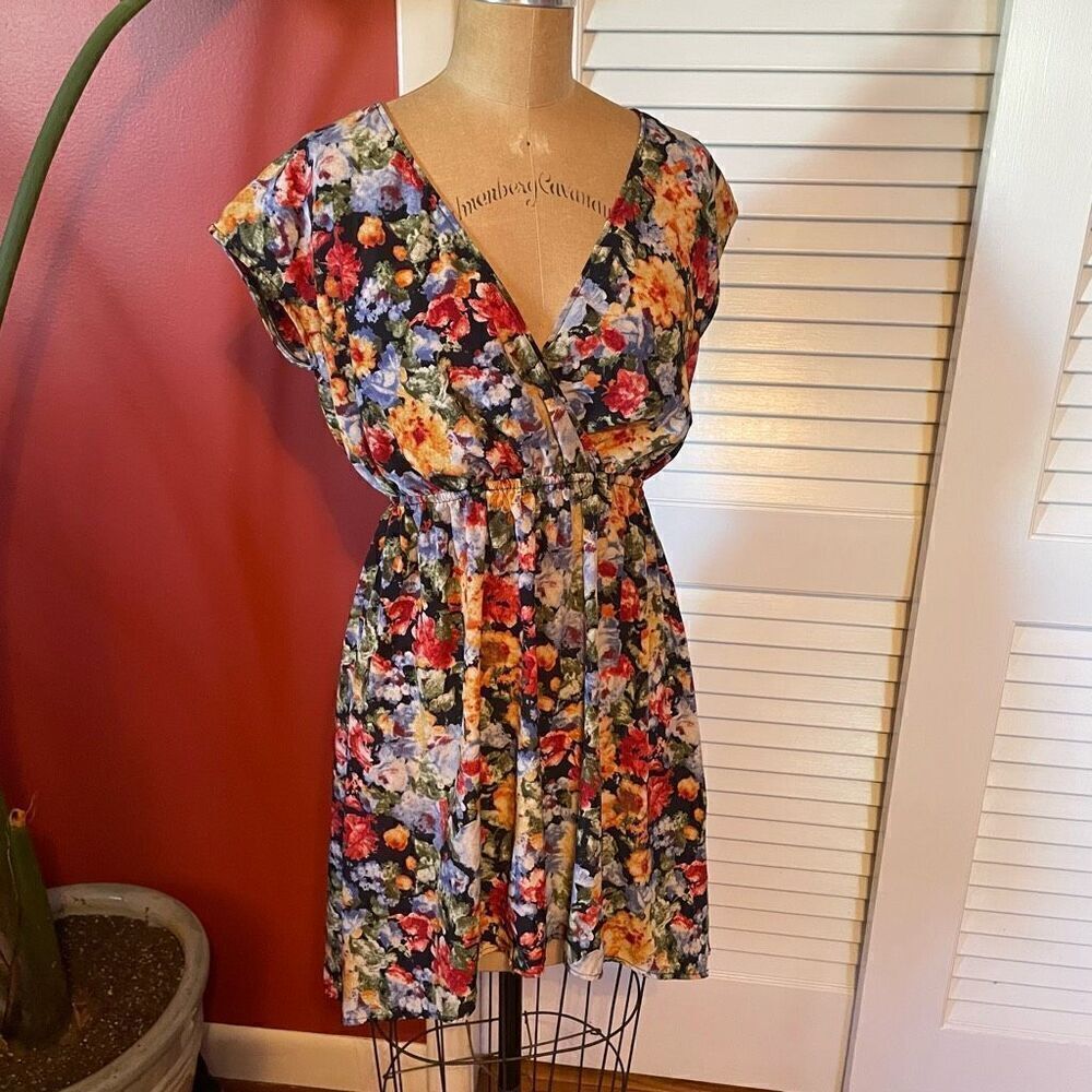 COINCIDENCE & CHANCE | black floral drop sleeve dress S